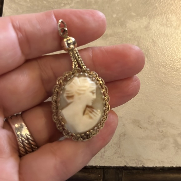 𝐕𝐓𝐆 𝐂𝐀𝐑𝐕𝐄𝐃 𝐂𝐀𝐌𝐄𝐎 𝐓𝐖𝐎 𝐒𝐈𝐃𝐄𝐃 𝐖𝐀𝐓𝐂𝐇 𝐏𝐄𝐍𝐃𝐀𝐍𝐓 - Picture 13 of 14